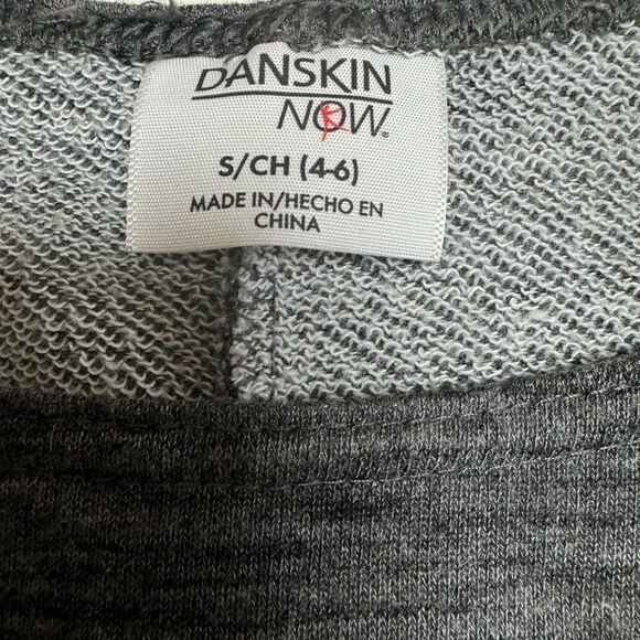 Danskin Now Women’s Heather Gray Long Sleeve Scoop Neck Shirt Sz S (4-6) - Picture 8 of 11